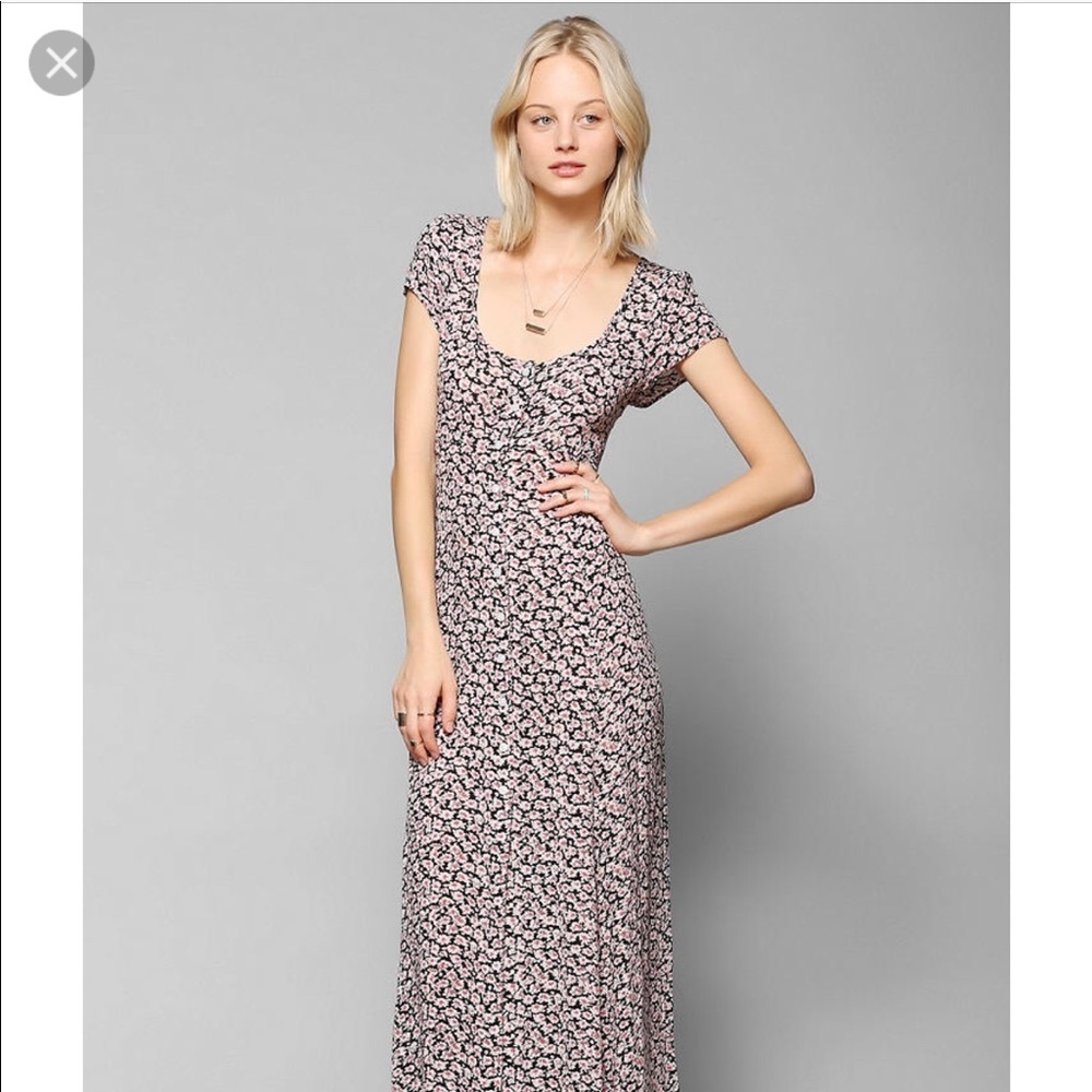 ISO Kimchi-Blue-Georgina-Button-Down-Maxi-Dress